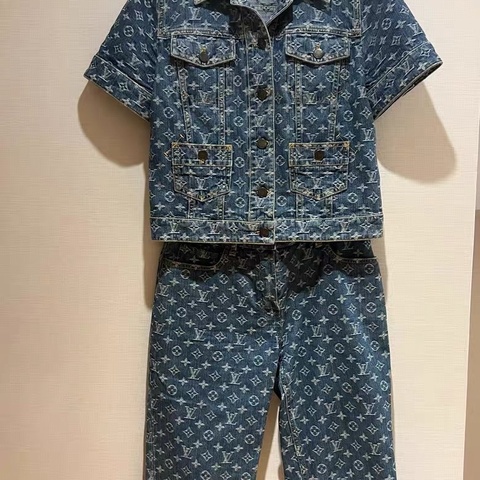 Lv老花短袖和七分褲38碼