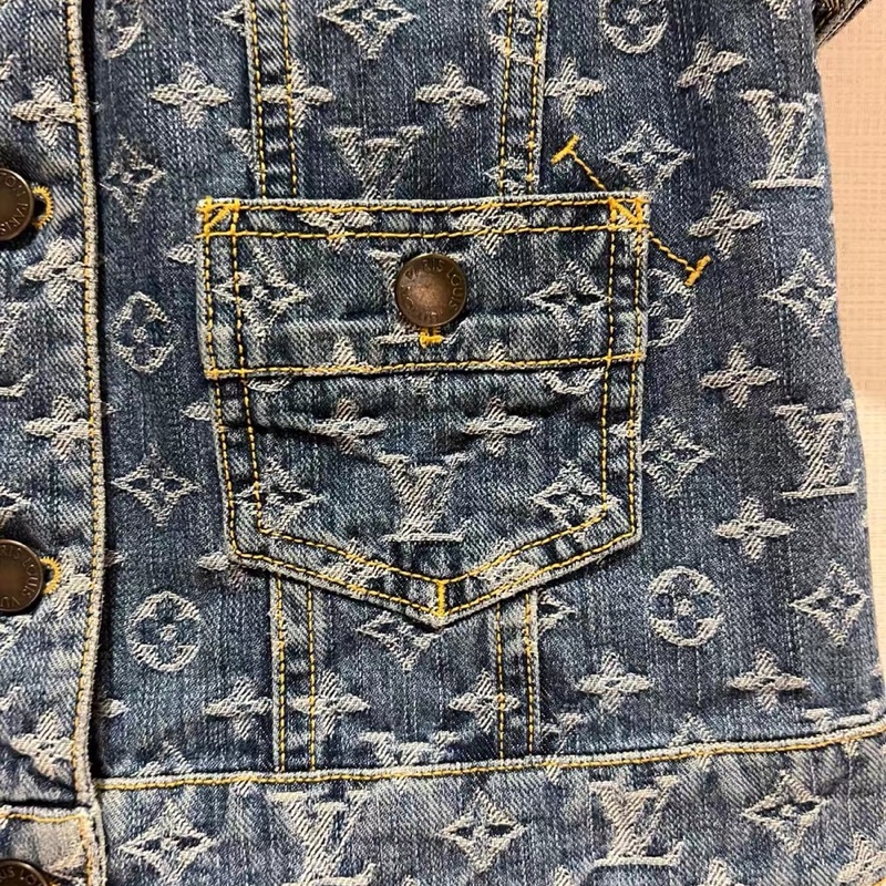 Lv老花短袖和七分褲38碼-1