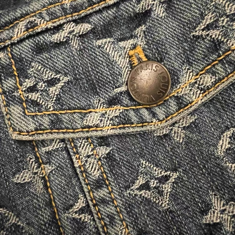 Lv老花短袖和七分褲38碼-5