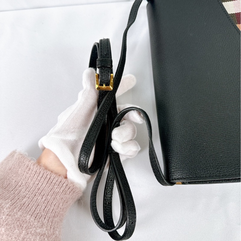 莉亞精品♡ Burberry 格紋信封包 二手美包-14