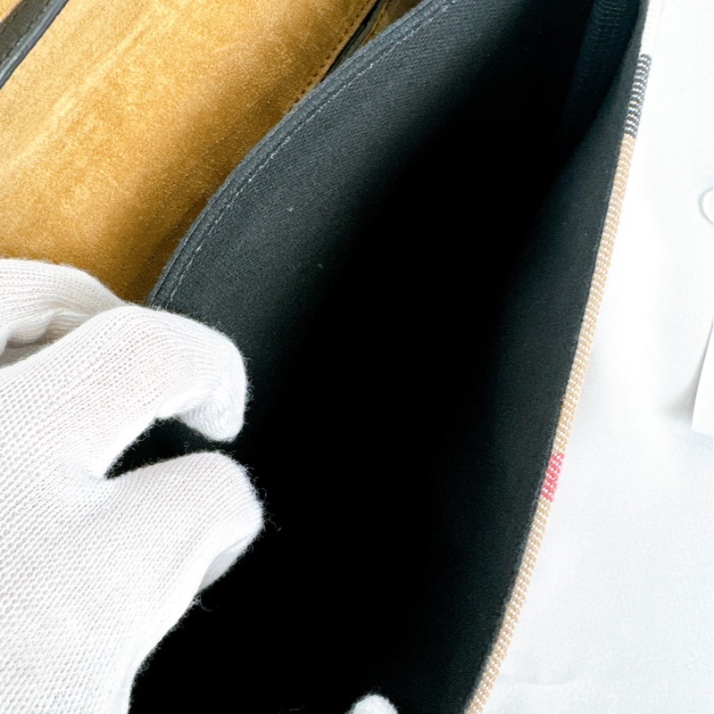 莉亞精品♡ Burberry 格紋信封包 二手美包-16