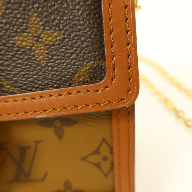 LOUIS VUITTON Monogram Reverse Dauphine Chain Wallet金扣鏈帶肩背袋-16