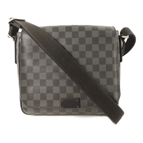 LOUIS VUITTON Damier Graphite District PM銀扣肩背袋
