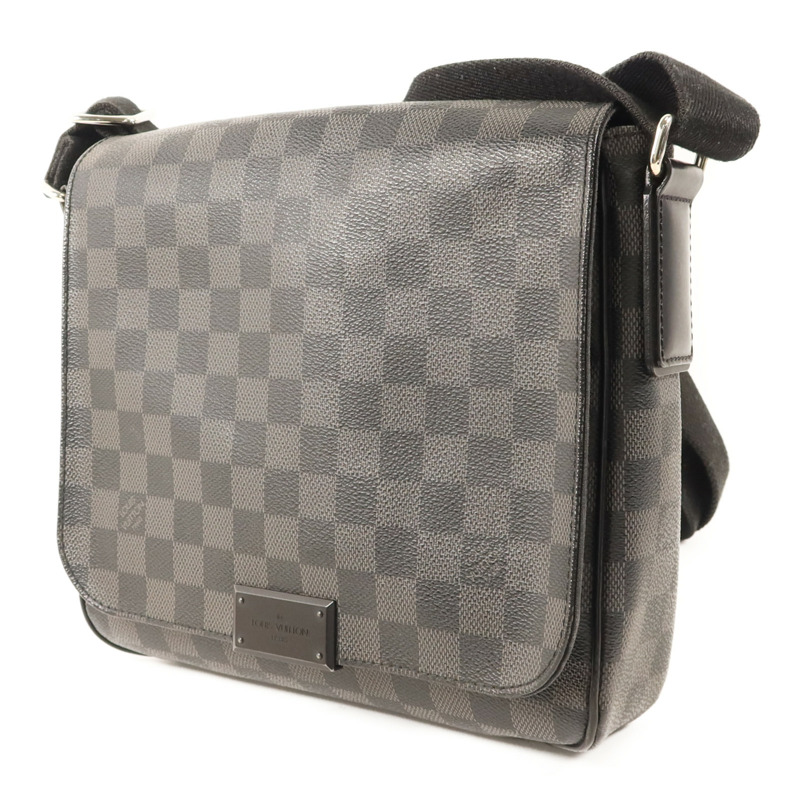 LOUIS VUITTON Damier Graphite District PM銀扣肩背袋-2