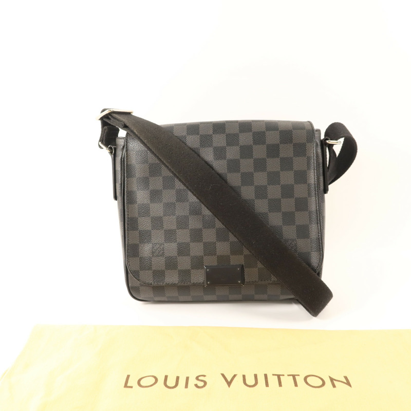 LOUIS VUITTON Damier Graphite District PM銀扣肩背袋-9