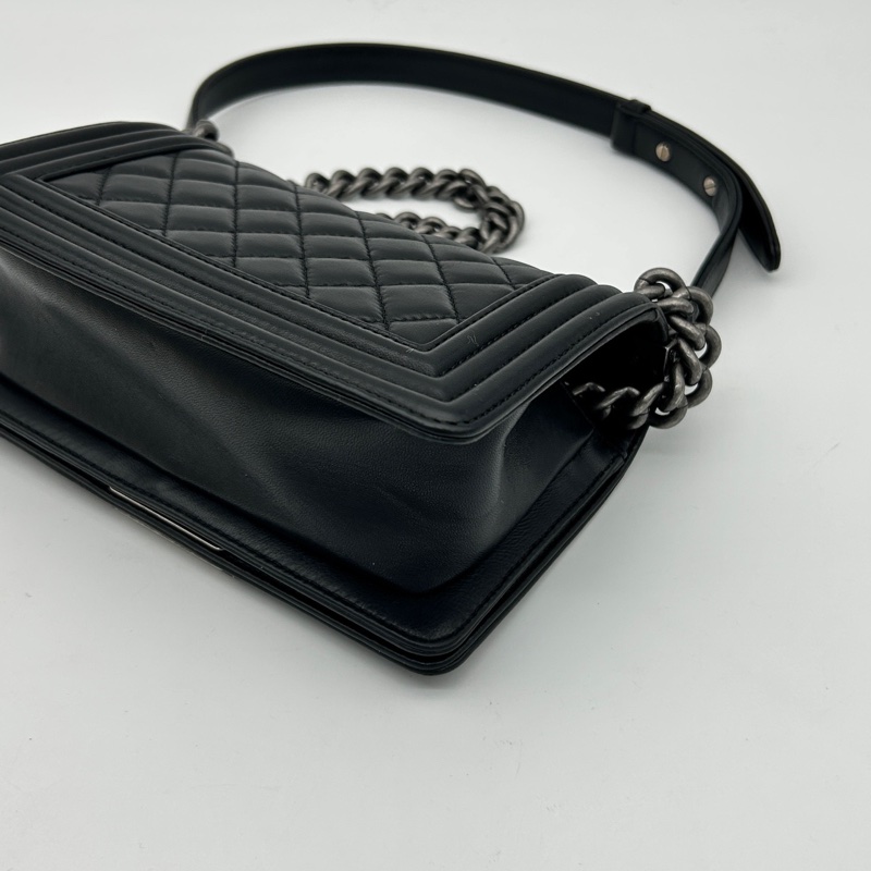 「JL精品代購」香奈兒黑銀小號羊皮leboy翻蓋鏈條斜挎包-12