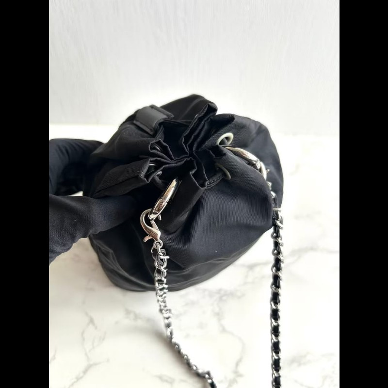 【LA LUNE】中古包 Prada黑銀鏈子迷你水桶包 側背包 斜背包 單肩包 二手包-4