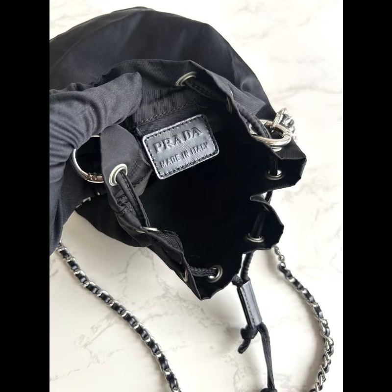 【LA LUNE】中古包 Prada黑銀鏈子迷你水桶包 側背包 斜背包 單肩包 二手包-5