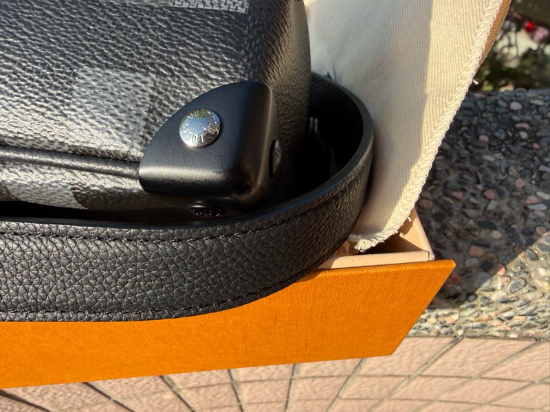 LV黑灰棋盤格Mini Soft Trunk斜背包M14922-11