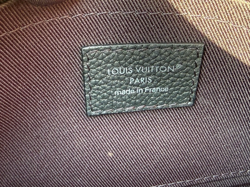 LV黑灰棋盤格Mini Soft Trunk斜背包M14922-17