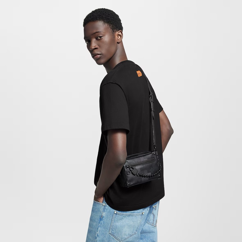 LV黑灰棋盤格Mini Soft Trunk斜背包M14922-23