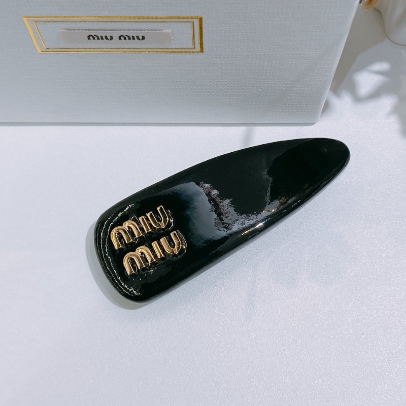 TW4771 MiuMiu 髮夾 黑色 Patent Leather Hair Clip-1
