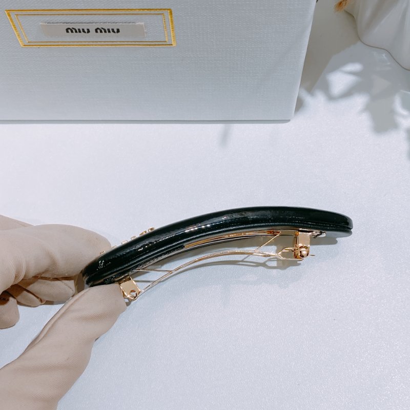 TW4771 MiuMiu 髮夾 黑色 Patent Leather Hair Clip-3