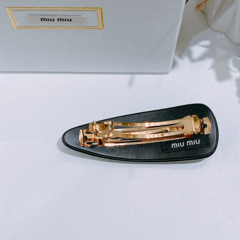 TW4771 MiuMiu 髮夾 黑色 Patent Leather Hair Clip-5