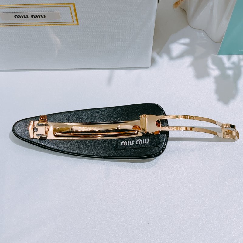TW4771 MiuMiu 髮夾 黑色 Patent Leather Hair Clip-6