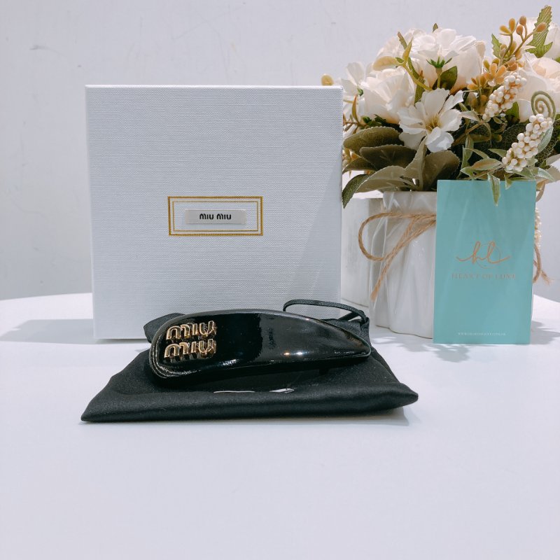 TW4771 MiuMiu 髮夾 黑色 Patent Leather Hair Clip-11