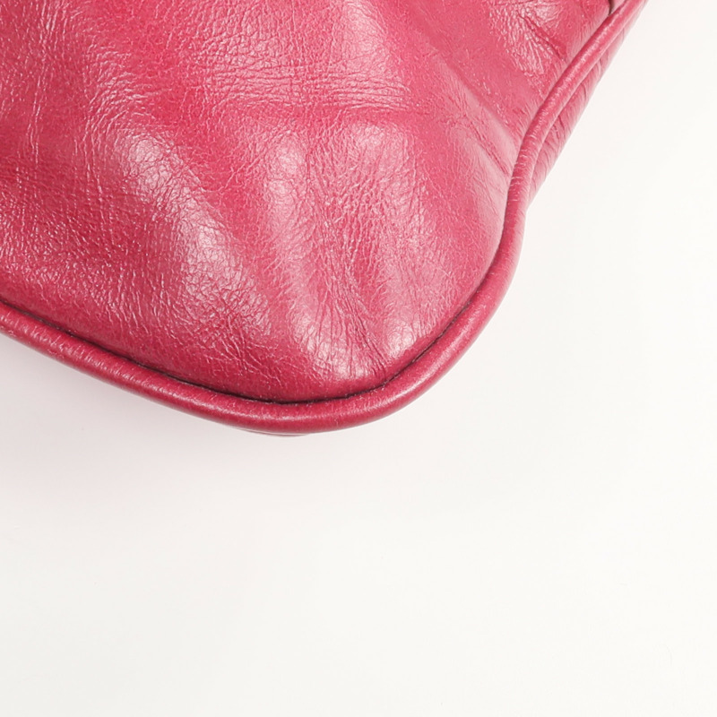 MARC JACOBS 牛皮皮革Pouch金扣手拿包-5