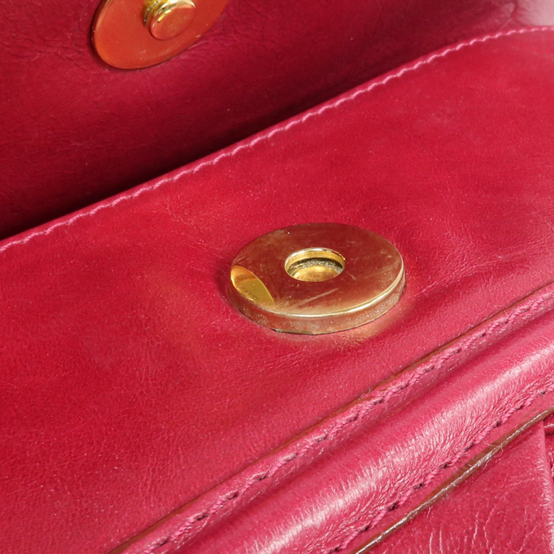 MARC JACOBS 牛皮皮革Pouch金扣手拿包-10