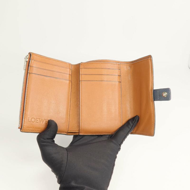 LOEWE 牛皮皮革Wallet銀扣錢包-6