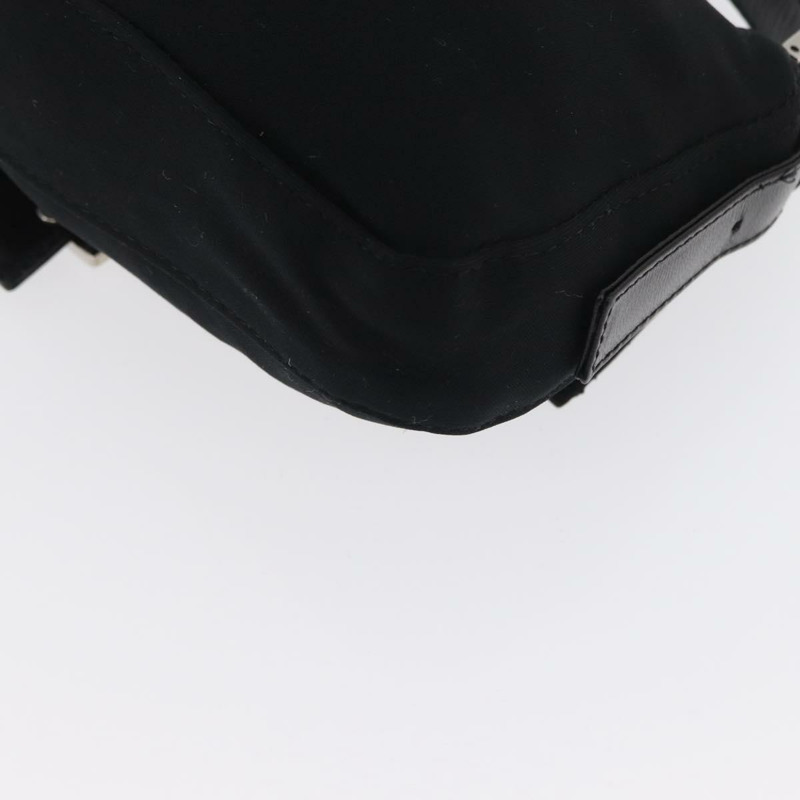 【日本直送】FENDI Mamma Baguette 肩背包 尼龍 黑色 銀色 正品 am10851V-17