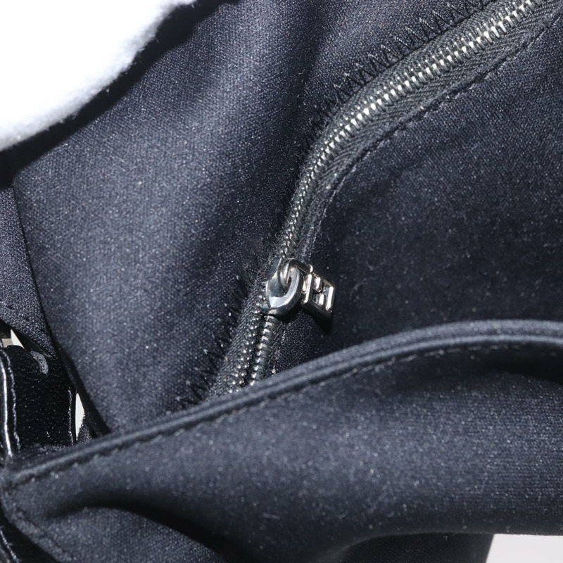 【日本直送】FENDI Mamma Baguette 肩背包 尼龍 黑色 銀色 正品 am10851V-23