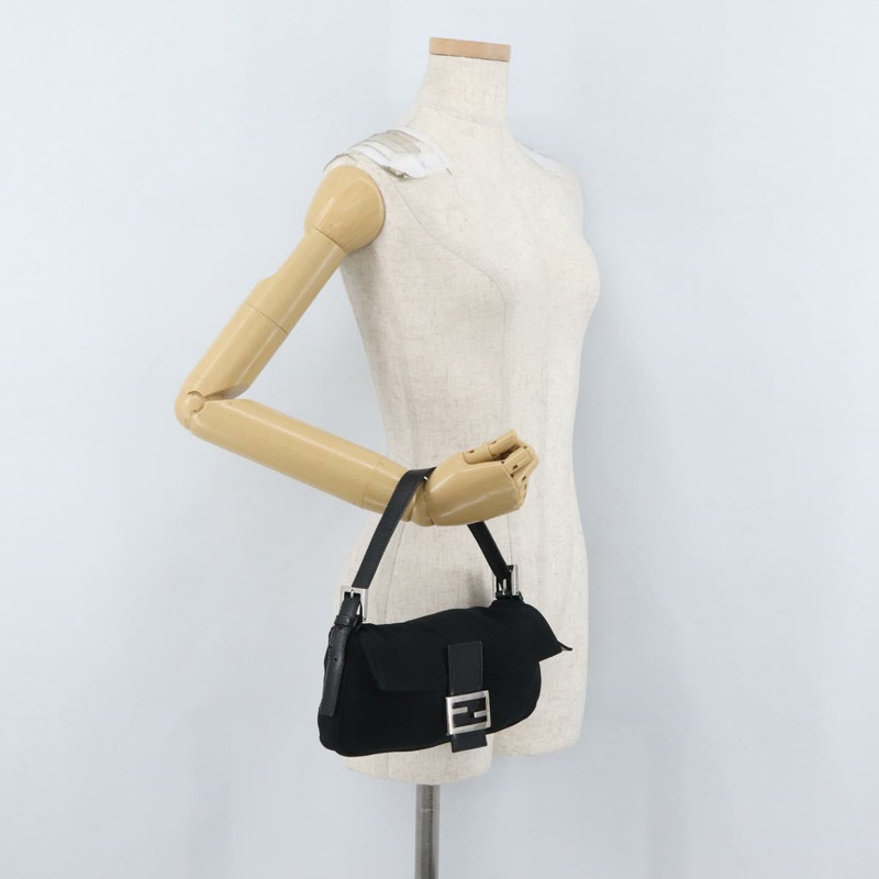 【日本直送】FENDI Mamma Baguette 肩背包 尼龍 黑色 銀色 正品 am10851V-25