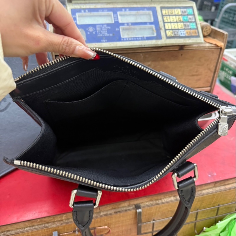 正版Lv 男士琴譜包 M46098 黑 二手-2