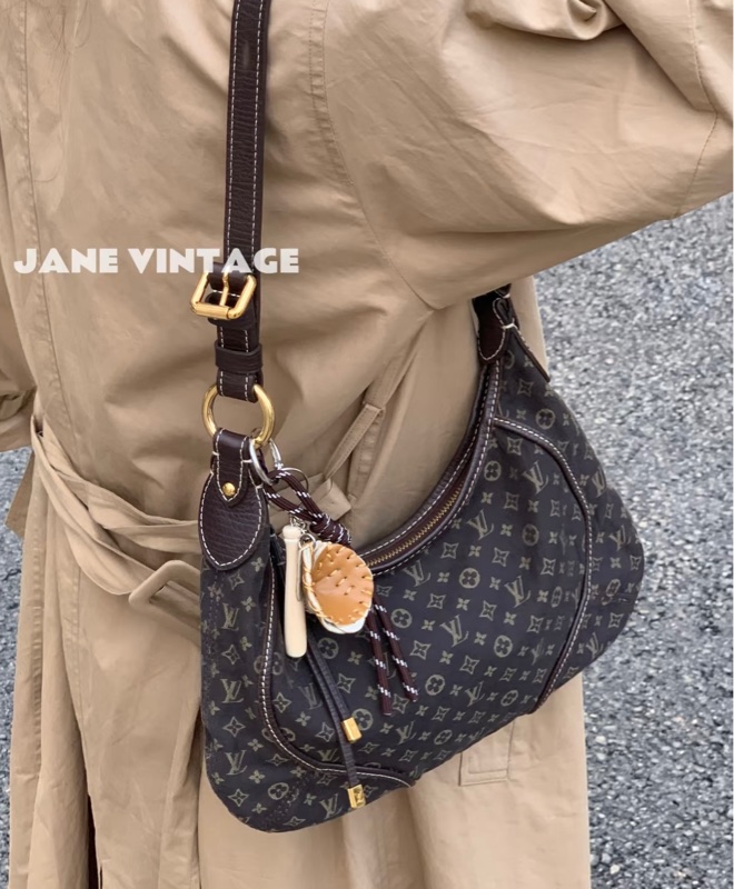 LV 單寧牛仔腋下包-2