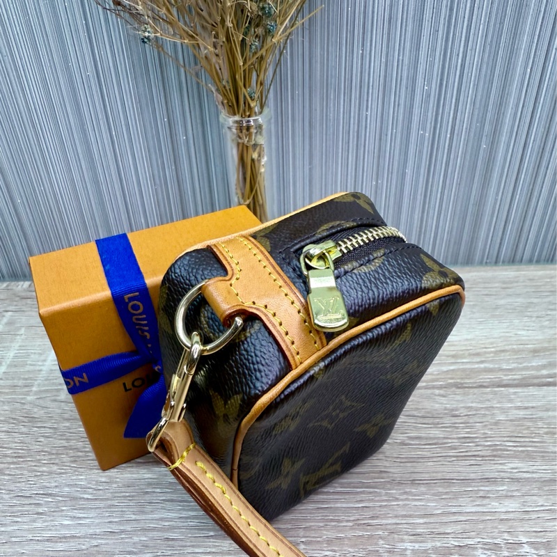 LV M58030 豆腐包手拿包晚宴包零錢包化妝包-4