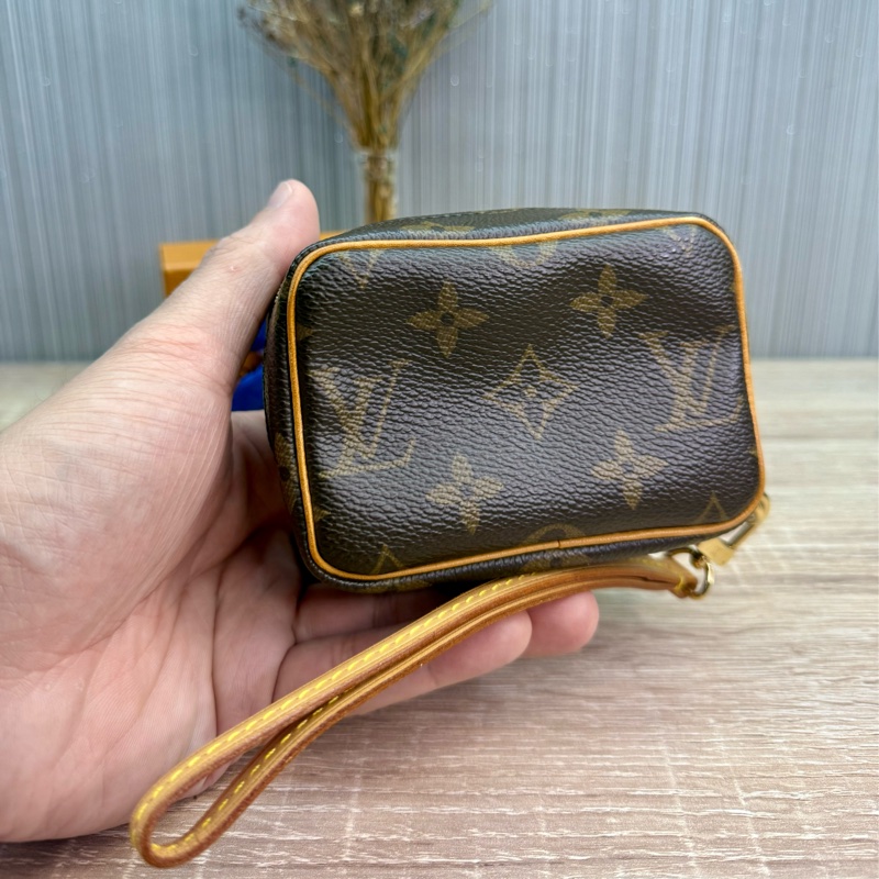 LV M58030 豆腐包手拿包晚宴包零錢包化妝包-7