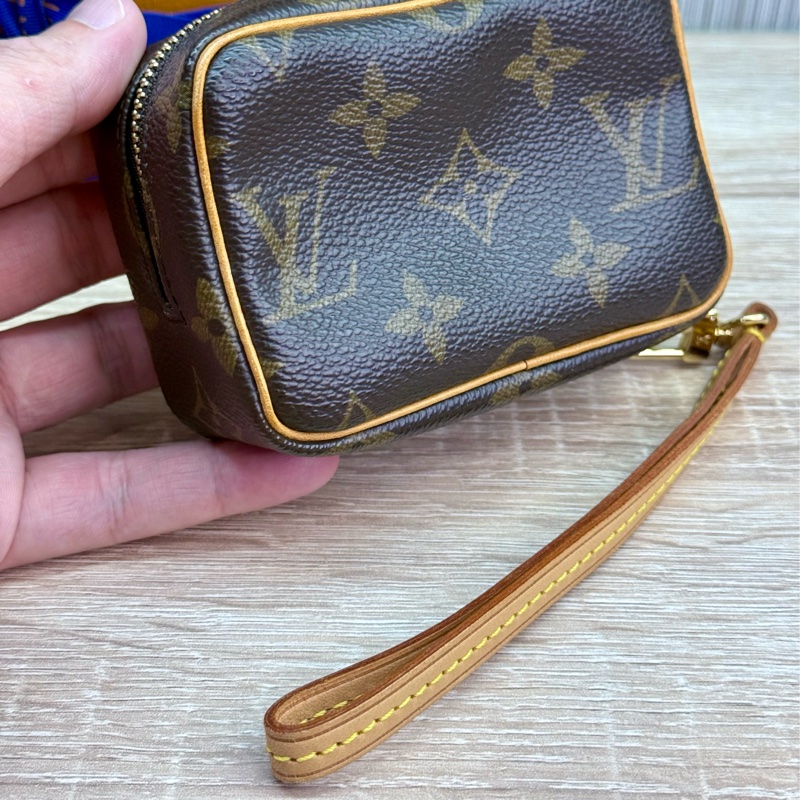 LV M58030 豆腐包手拿包晚宴包零錢包化妝包-9