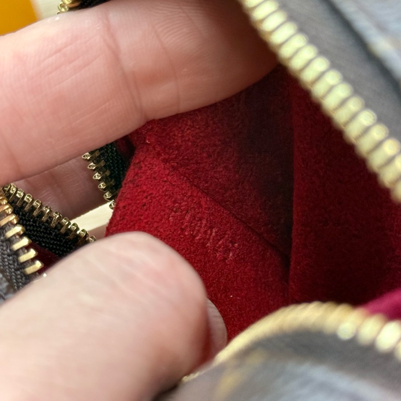 LV M58030 豆腐包手拿包晚宴包零錢包化妝包-15