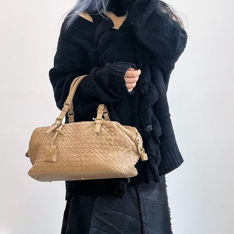 「JL精品代購」bottega veneta BV 卡其色編織小波士頓腋下手提包-2