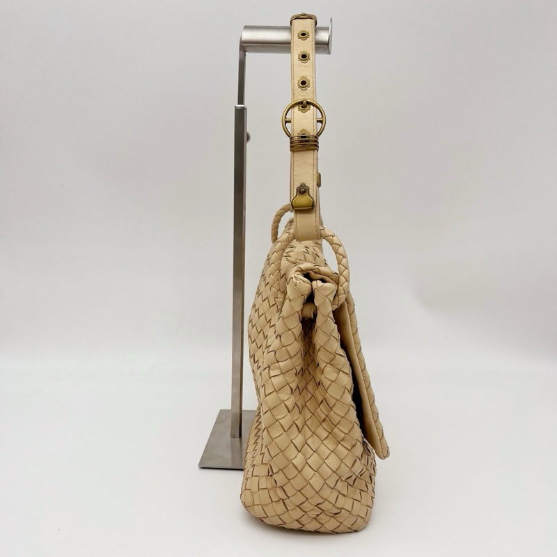 「JL精品代購」bottega veneta BV 奶茶色羊皮編織翻蓋腋下托特包-5