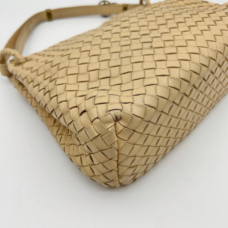 「JL精品代購」bottega veneta BV 奶茶色羊皮編織翻蓋腋下托特包-9
