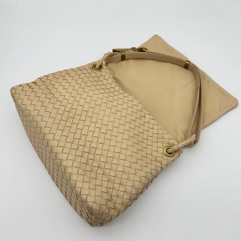 「JL精品代購」bottega veneta BV 奶茶色羊皮編織翻蓋腋下托特包-11