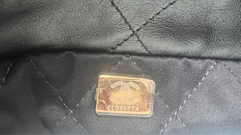 【近全新晶片款】Chanel 22 黑金中號 Medium 垃圾包-4