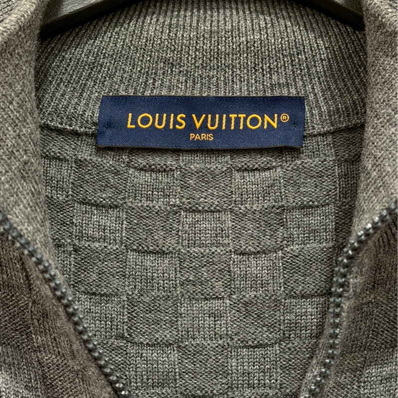 LV灰色棋盤格針織外套-2