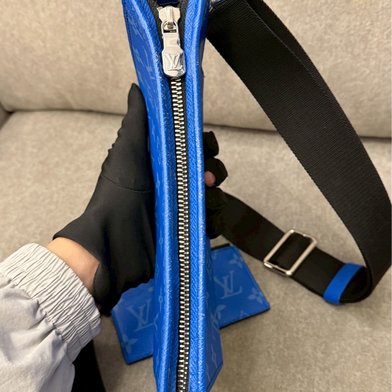 LV藍色二合一側背包-7
