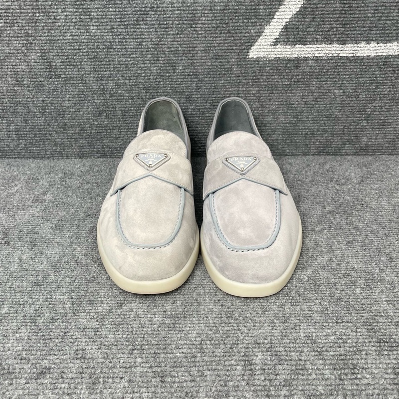 全新Prada普拉達 淺藍色麂皮三角標一腳蹬板鞋41碼-1