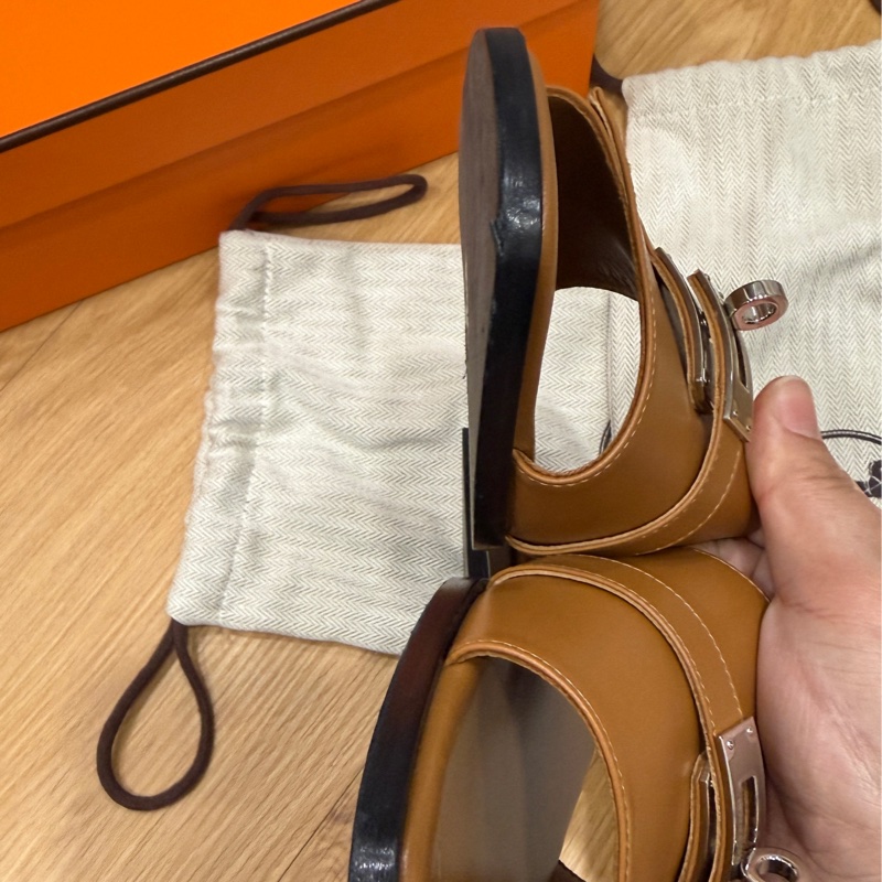 Hermès Giulia 平底涼鞋 🍊 經典金棕 x 銀扣 ✨ 愛馬仕-8