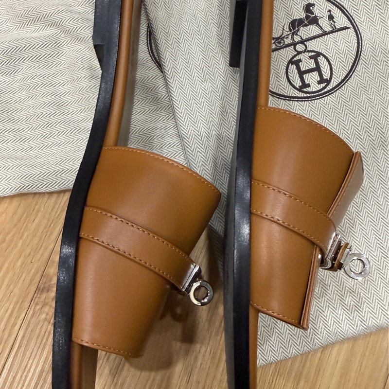 Hermès Giulia 平底涼鞋 🍊 經典金棕 x 銀扣 ✨ 愛馬仕-9