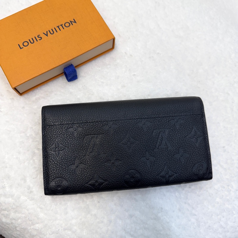 Louis Vuitton LV黑色壓紋牛皮 Sarah長夾 Empreinte信封扣長夾 M61182-1