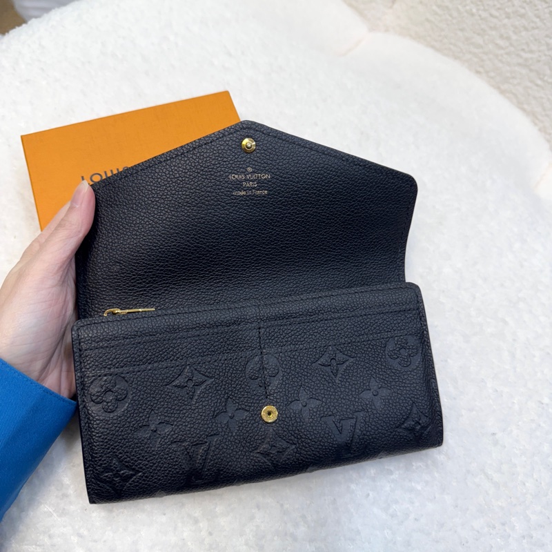 Louis Vuitton LV黑色壓紋牛皮 Sarah長夾 Empreinte信封扣長夾 M61182-4