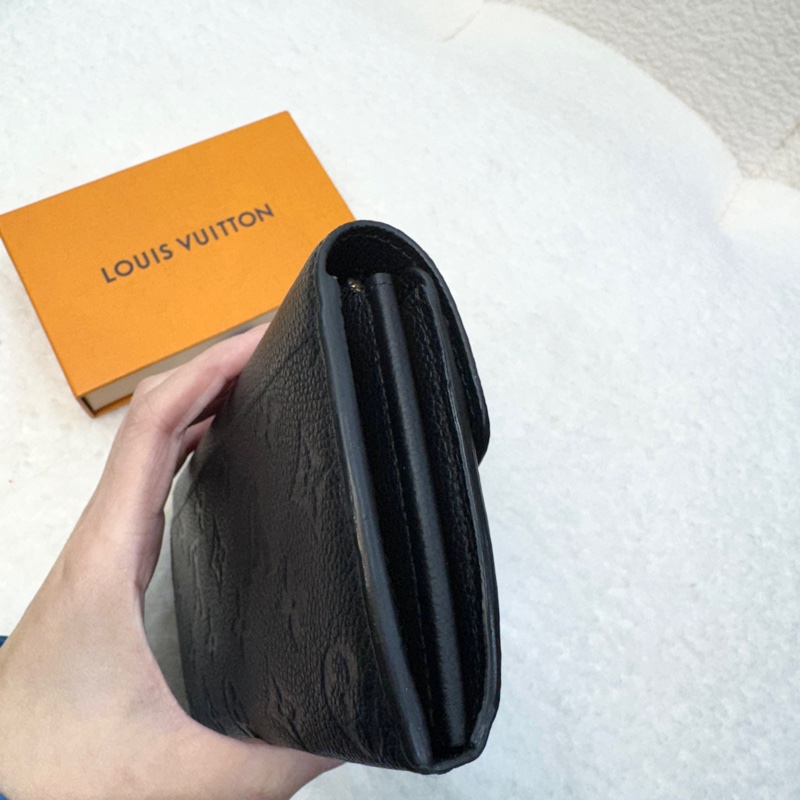 Louis Vuitton LV黑色壓紋牛皮 Sarah長夾 Empreinte信封扣長夾 M61182-7