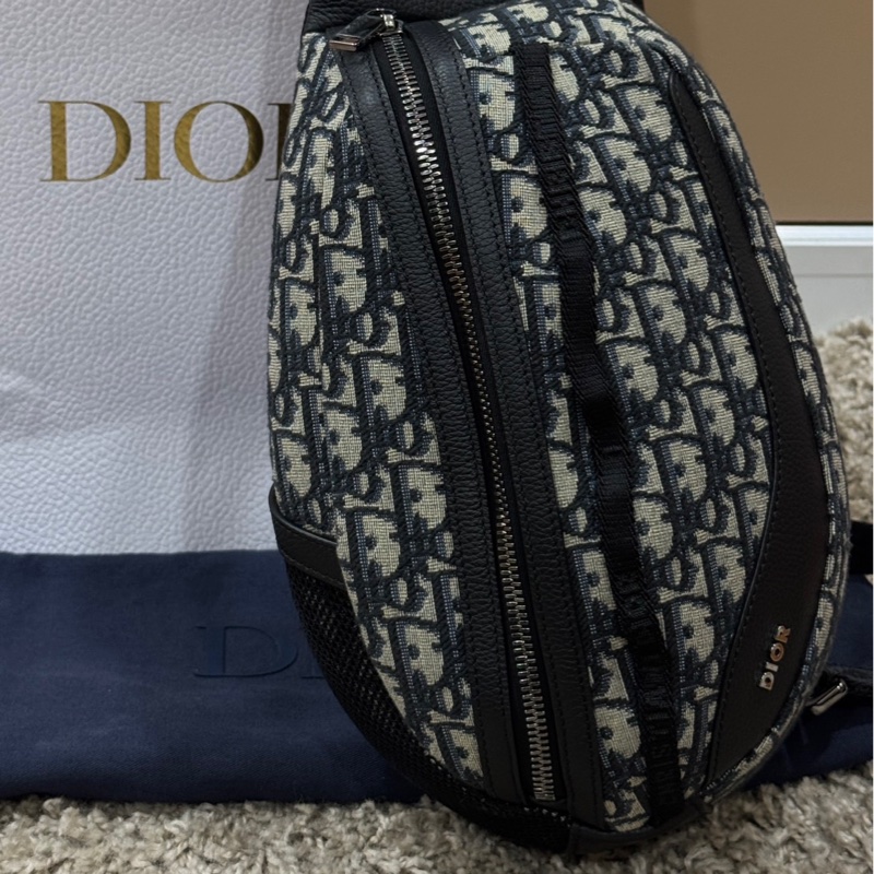 Dior Men Fall23 Scarab body bag 聖甲蟲肩包 經典老花-0