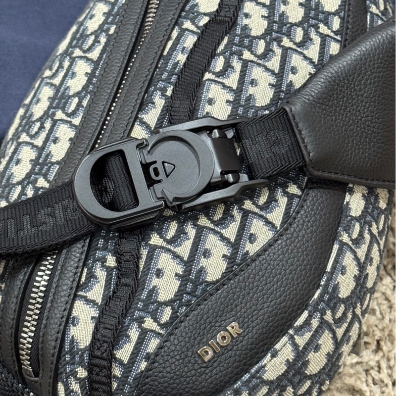 Dior Men Fall23 Scarab body bag 聖甲蟲肩包 經典老花-14