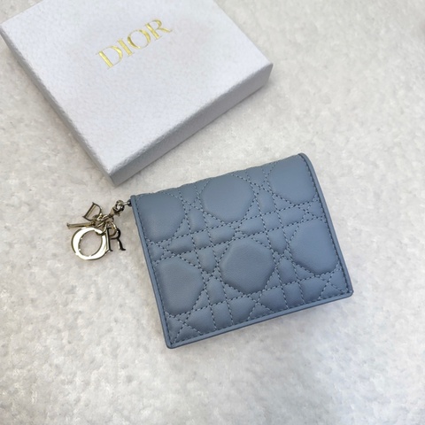 Dior 迪奧雲藍色羊皮 Lady Dior Gardenia短夾 金釦藤格紋短夾 S0178ONMJ