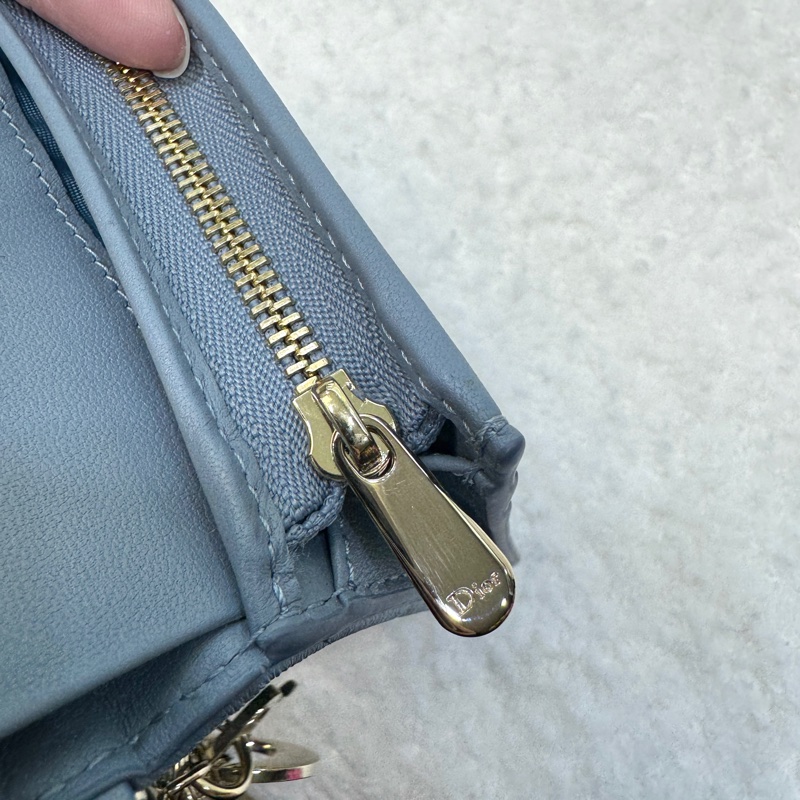 Dior 迪奧雲藍色羊皮 Lady Dior Gardenia短夾 金釦藤格紋短夾 S0178ONMJ-8