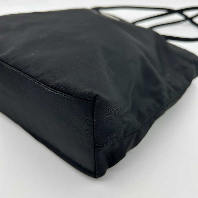 「JL精品代購」Prada黑銀降落傘細肩帶單肩通勤托特包-8